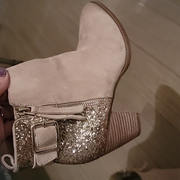 Gianni Bini gorgeous tan and gold sparkle boots! Size 8.5. - Picture 14 of 16